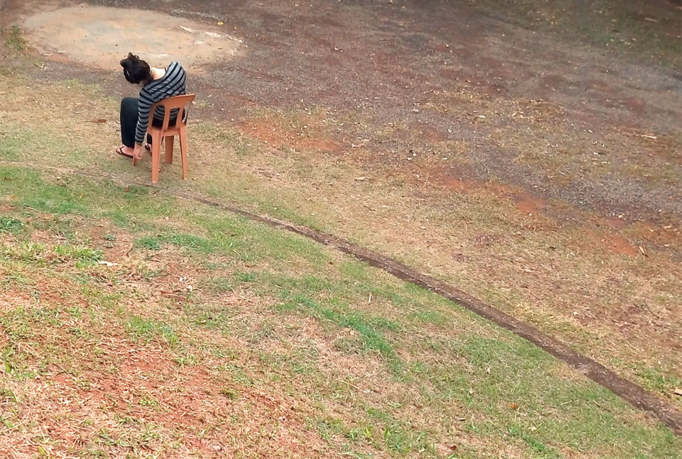 Perfomance “Corpo-Planta”, criada em 2022 no âmbito do projeto de extensão “Poéticas do Corpo em Paisagens Pandêmicas”, do Instituto de Artes da Unicamp