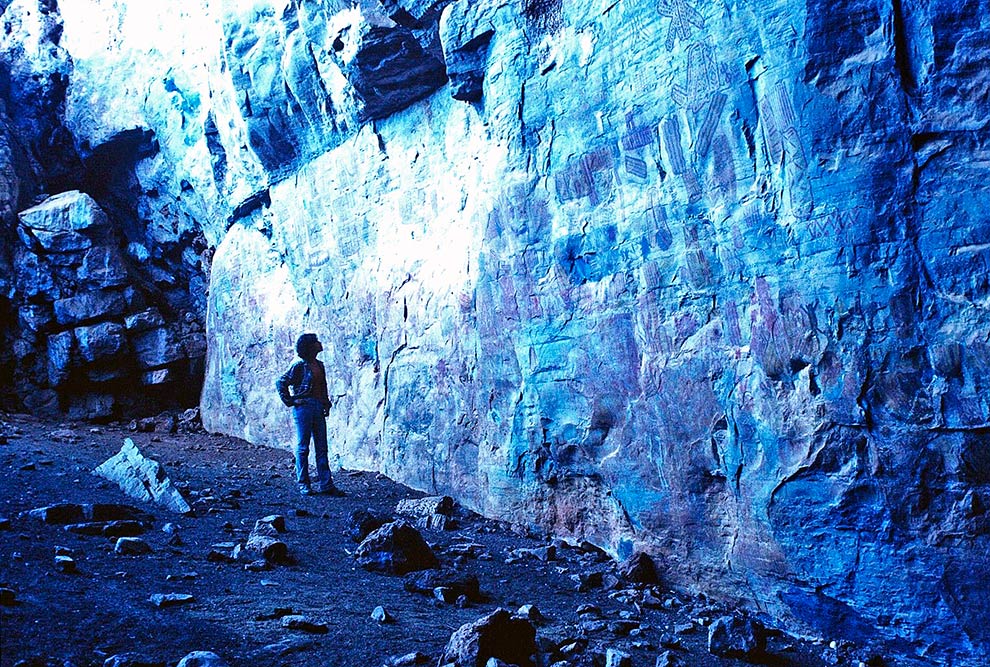 A exposição contará com a exibição de um documentário e uma reprodução imersiva em realidade virtual 3D de uma das áreas exploradas na pesquisa (Foto: Video Frame Luzia's Atelier /Rock Art in Brazil/ Director Marcos Jorge)