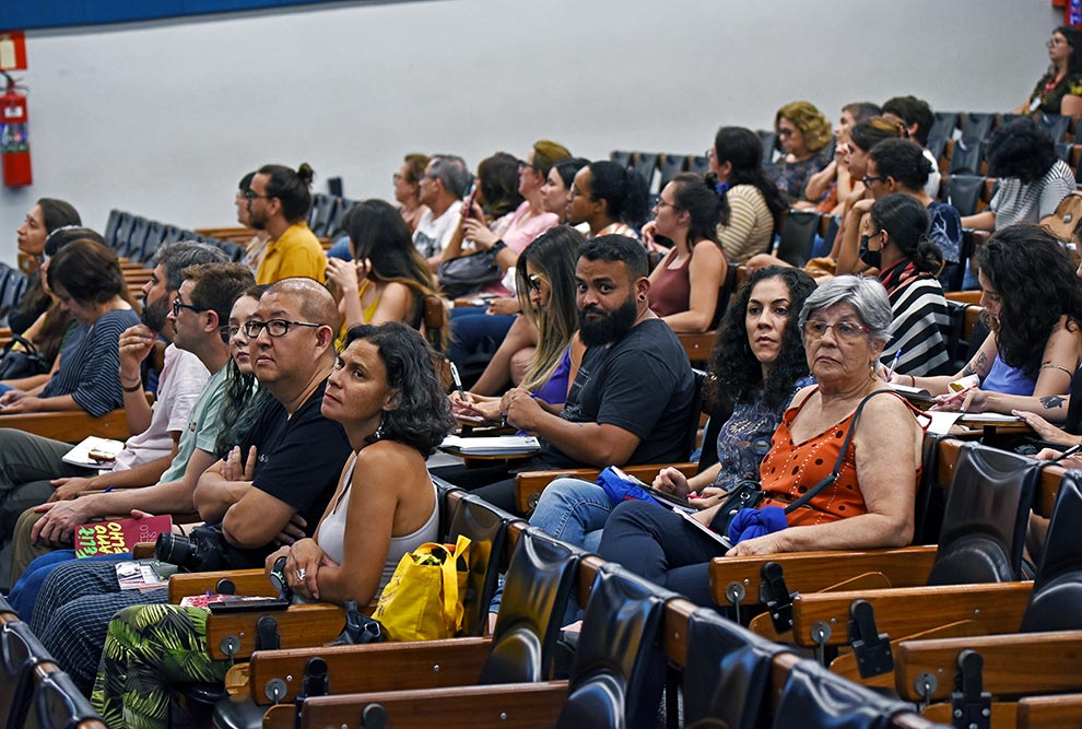 Programação realizada por Marcelo Rubens Paiva incluiu palestras e oficinas