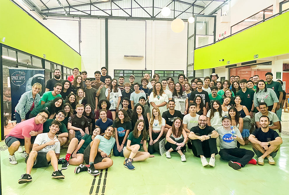 Equipes participantes do desafio em visita ao Espaço Plasma, na Unicamp