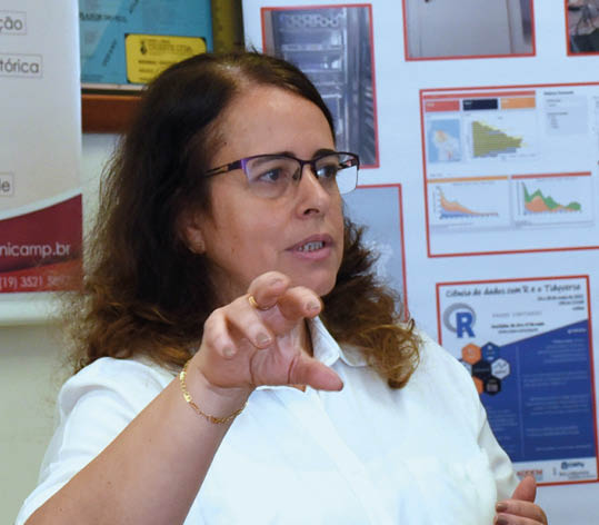 Luciana Correia Alves, docente do IFCH: mapeamento de vetores e ferramentas de vigilância epidemiológica