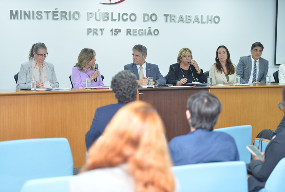 Cerimônia de assinatura do Termo de Cooperação Técnica, na sede do Ministério Público do Trabalho, em Campinas  