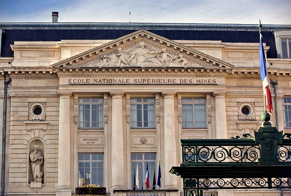 Fachada da École Nationale Supérieure des Mines, uma das maiores faculdades de engenharia da França 