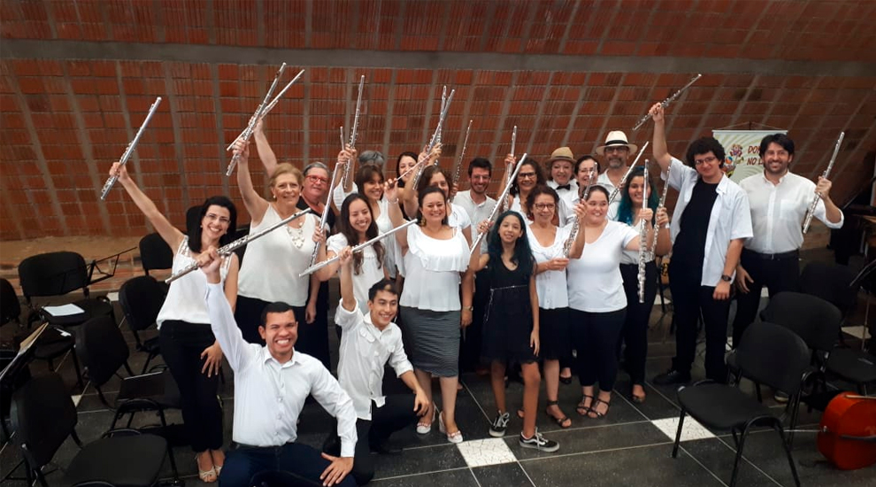 Show de mímica e apresentação da Orquestra de Flautas são as atrações do próximo Domingo no Lago