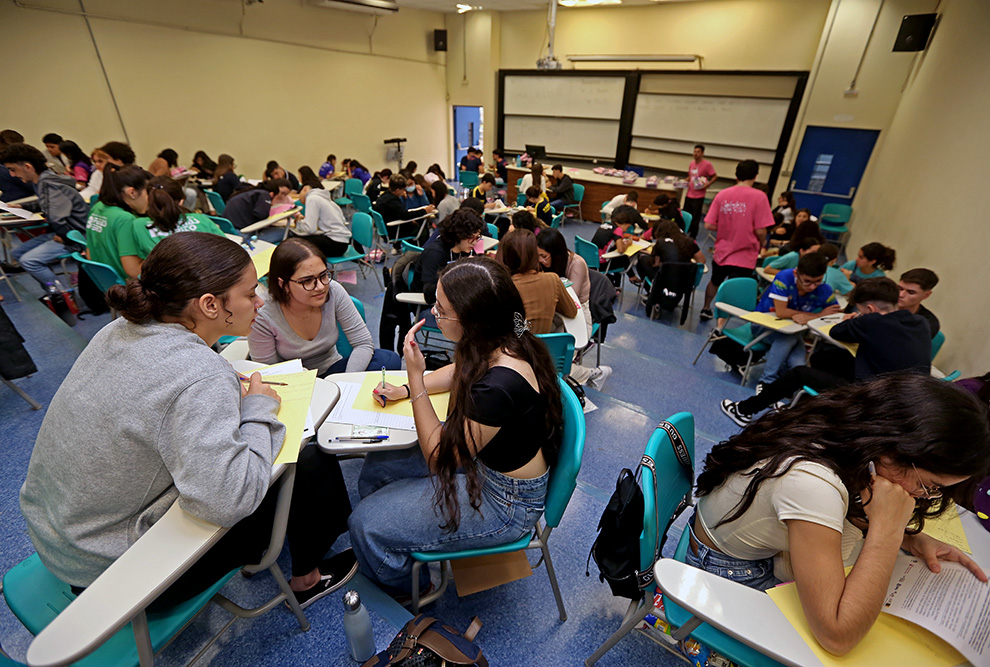 Participam da Olimpíada estudantes dos 8º e 9º anos do Fundamental e do Ensino Médio