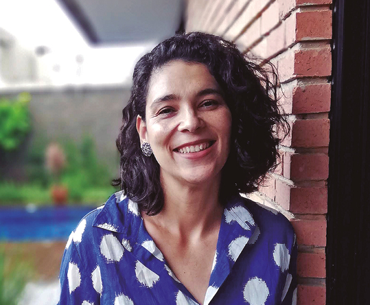 A linguista Fernanda Pereira, autora da tese: diferentes visões de mundo