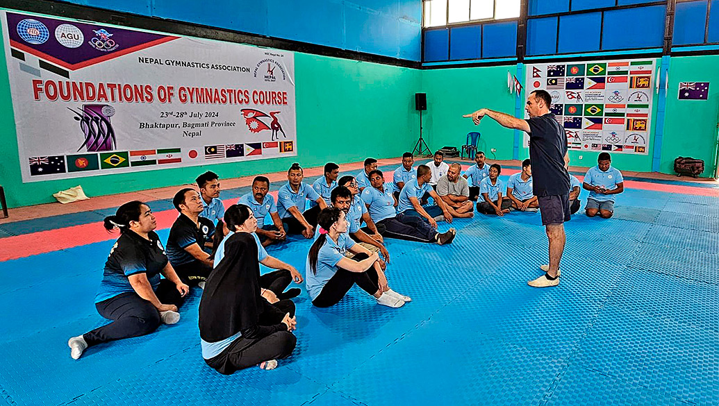 "Ao participar desse tipo de experiência, novas estratégias pedagógicas e excelentes práticas também são aprendidas pelos especialistas, ajudando a atualizar o curso e levando para os seus lugares de atuação" 