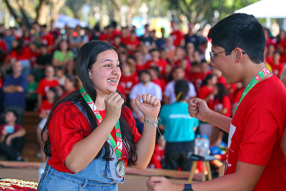 Ao todo, 189 estudantes, além de seus professores, conquistaram medalhas de ouro, prata e bronze