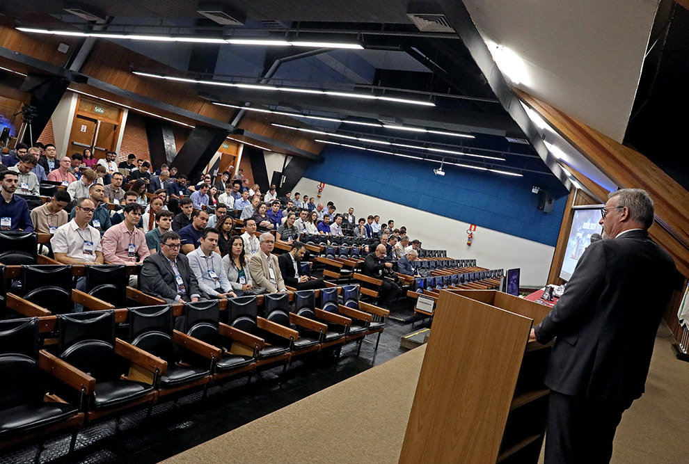 O reitor Antonio Meirelles na abertura do Icolse: Universidade como palco de debates urgentes para cientistas, governo e indústria