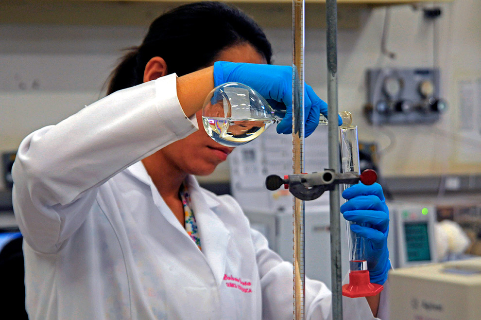 Laboratório no Instituto de Química