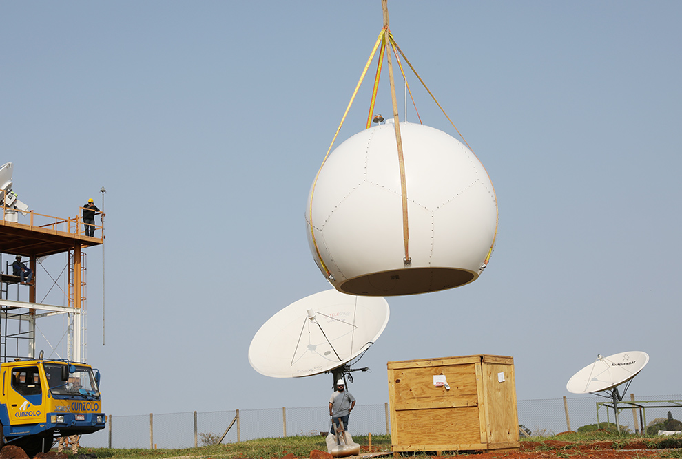 Içamento do radar meteorológico na Unicamp