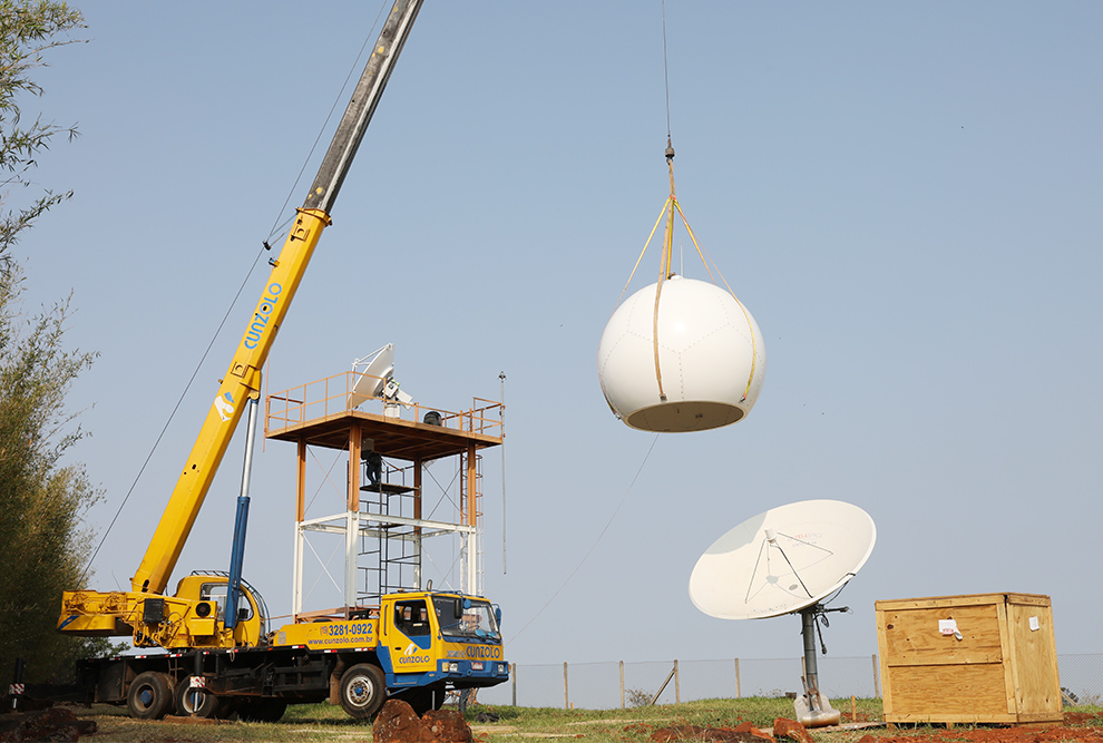 Içamento do radar meteorológico na Unicamp