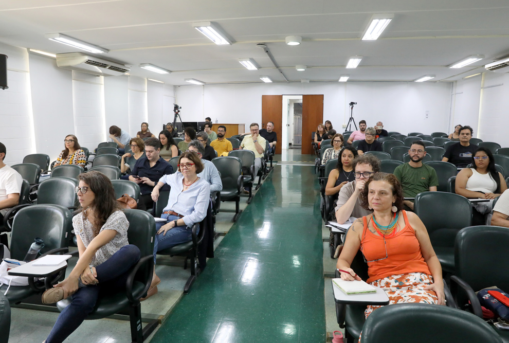 Colóquio Linguagem e Cognição em Interação aconteceu na quarta-feira, dia 6/11, no Instituto de Estudos da Linguagem 