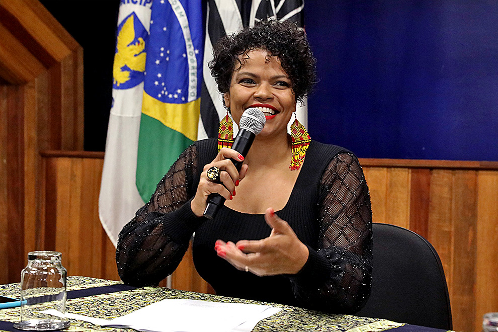 A coordenadora da Cader Débora Santos