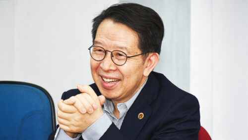 Sociólogo chinês Qiu Zeqi é o novo convidado do Programa “Cesar Lattes” do Cientista Residente