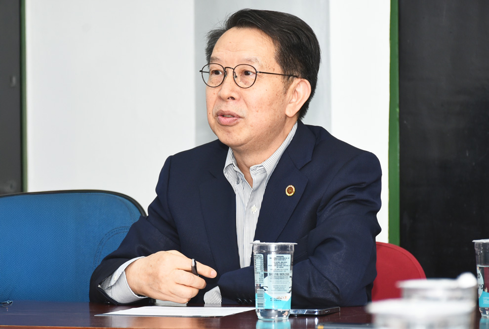 Qiu Zeqi é professor emérito do Programa Yangtze River Scholar, do Ministério da Educação da China