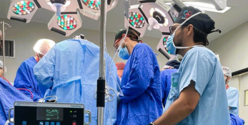 HC realiza primeira assistência cardíaca em criança com "coração artificial"