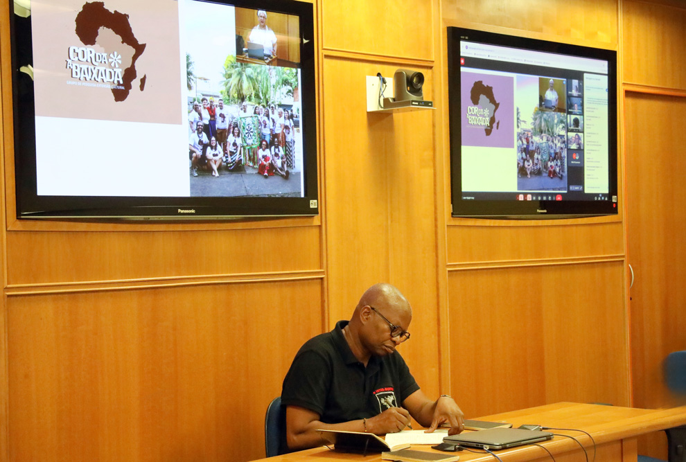 Seminário especial ministrado na Faculdade de Educação abordou o diálogo com as filosofias afro-brasileiras 