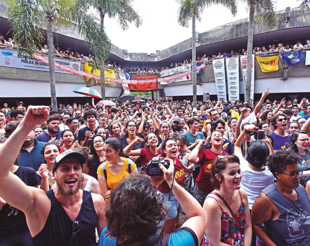 Manifestação em defesa da ciência, da educação e da autonomia universitária, em outubro de 2019, no Ciclo Básico da Unicamp