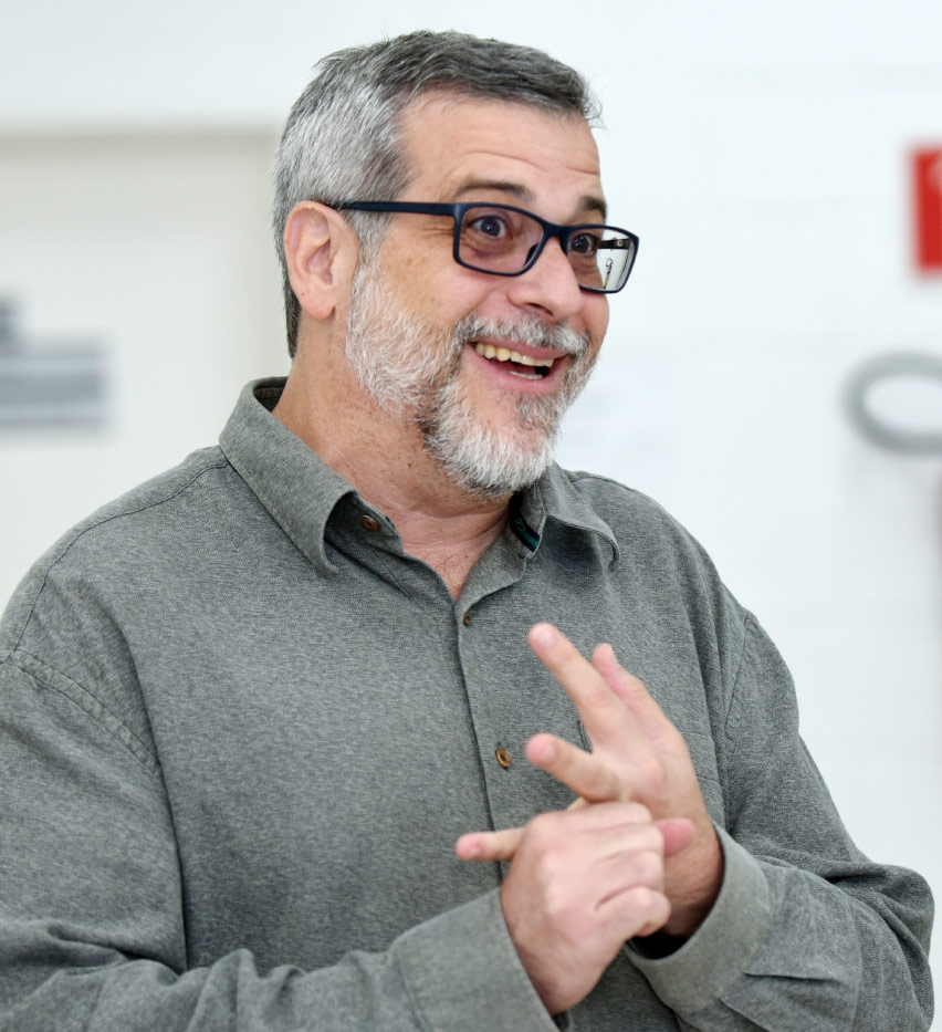 O professor Fabio Akcelrud Durão, orientador da pesquisa: ressaltando a atualidade do dramaturgo pernambucano