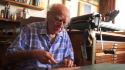 Documentário sobre Ciro Fernandes, mestre da xilogravura