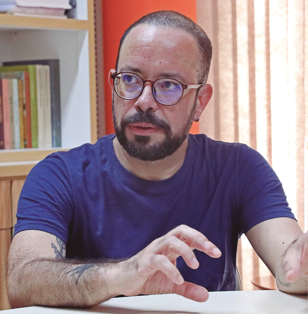 O professor Frederico de Almeida, coorientador da pesquisa: em busca de brechas