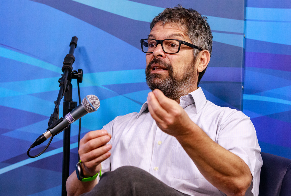 O gestor científico da área de educação do Bios e docente do IFGW, Leandro Tessler: resolver as inquietações e dúvidas sobre inteligência artificial