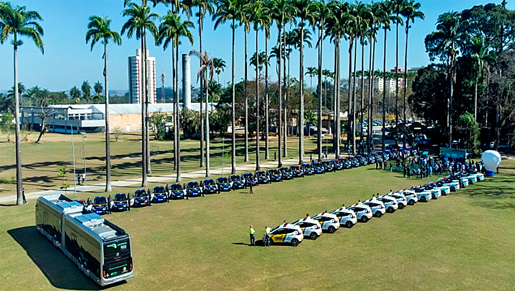 Livro relata experiências de 30 cidades que adotaram a mobilidade elétrica