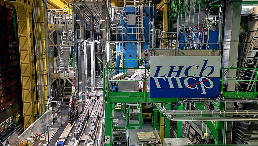 O acelerador de partículas LHC (Large Hadron Collider) está localizado no CERN, uma organização europeia para pesquisa no setor nuclear, instalado na fronteira entre a França e a Suíça