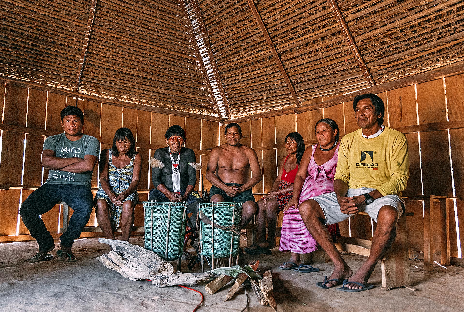 Roda de conversa na aldeia Kotikô com a participação dos tapuntun, das tuatun e dos tradutores