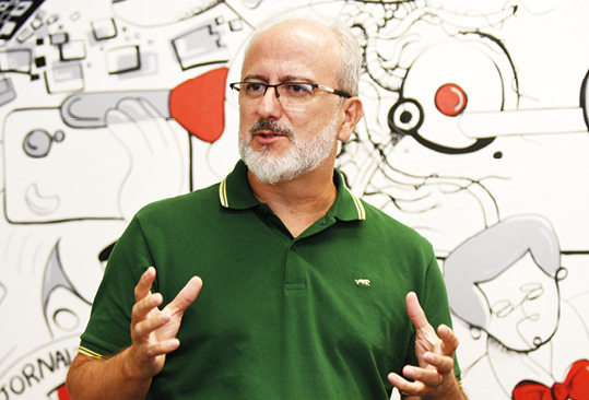 O docente Marco Antonio de Carvalho, que orientou o estudo: principal desafio foi a obtenção de dados disponíveis publicamente