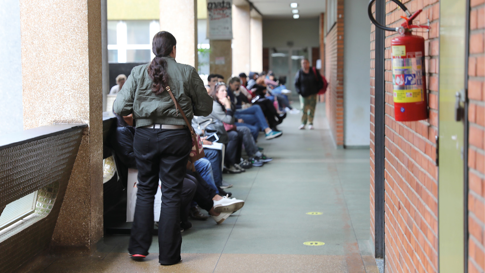Pacientes aguardam no saguão do Hospital de Clínicas da Unicamp: instituição é o maior centro de atendimento médico e hospitalar do interior de São Paulo