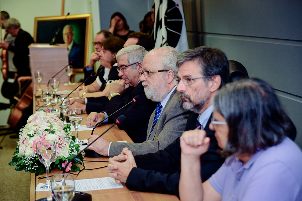 Tributo à atuação acadêmica do professor Fernando Ferreira Costa
