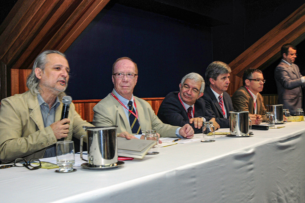 Tributo à atuação acadêmica do professor Fernando Ferreira Costa
