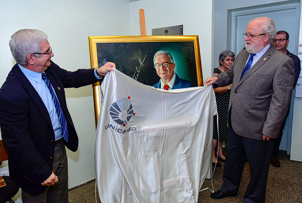 Descerramento do quadro de Fernando Costa, que compõe a galeria de reitores, na antesala do Conselho Universitário