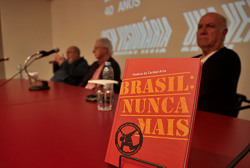 Feito clandestinamente ao longo de seis anos de pesquisa — entre 1979 e 1985, já no período final do regime — a publicação contou com um prefácio de Dom Paulo Evaristo Arns