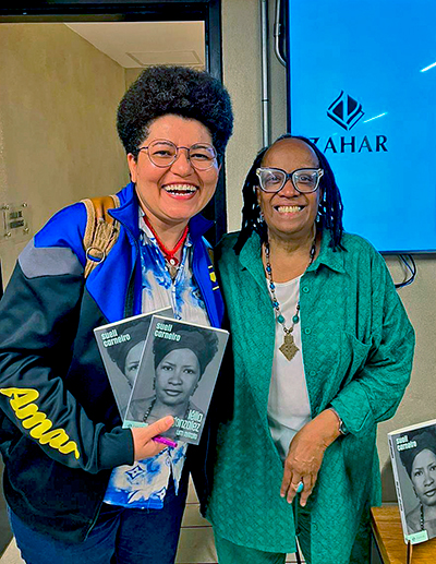 Gilvaneide e Sueli Carneiro durante lançamento de livro sobre a Lélia Gonzalez