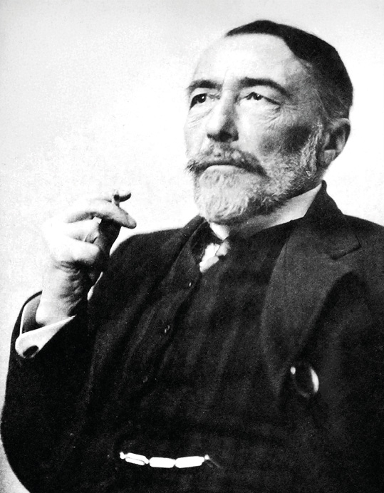 O escritor britânico Joseph Conrad: colonialismo na obra do autor foi uma das inspirações para a produção do livro