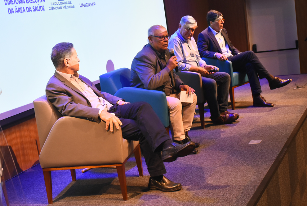 O Workshop FCM 2025: Autarquização da Área da Saúde reuniu especialistas e gestores de instituições de saúde e universidades para discutir experiências e desafios relacionados ao tema