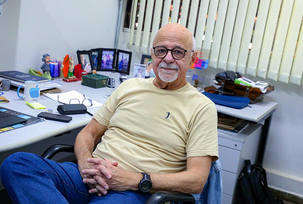 O professor Amir Caldeira: “O que os cientistas premiados fizeram foi a constatação experimental da teoria da minha tese de doutorado”