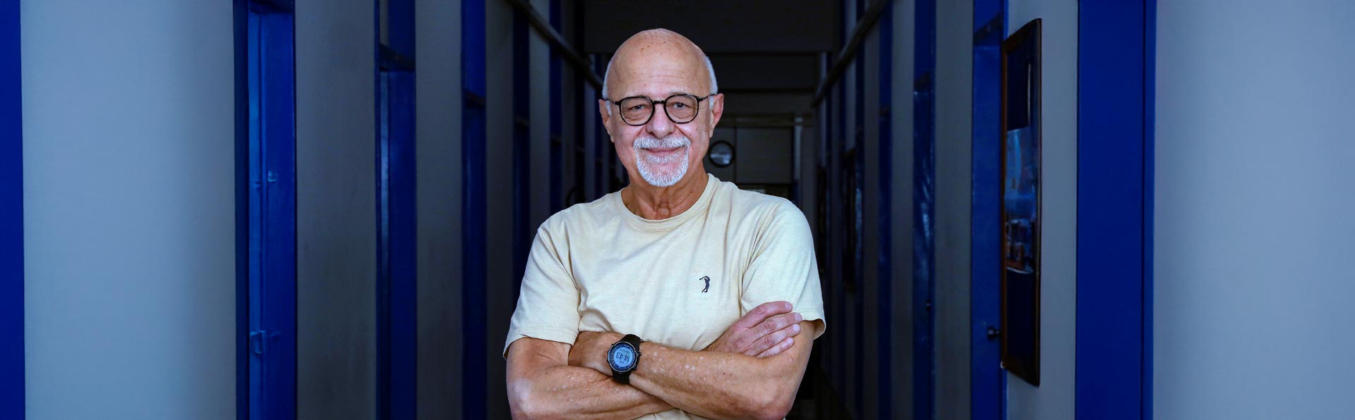 No prêmio da Física, os cientistas John Clarke, Michel Devoret e John Martinis utilizaram o modelo teórico que leva o nome do professor IFGW da Unicamp Amir Caldeira
