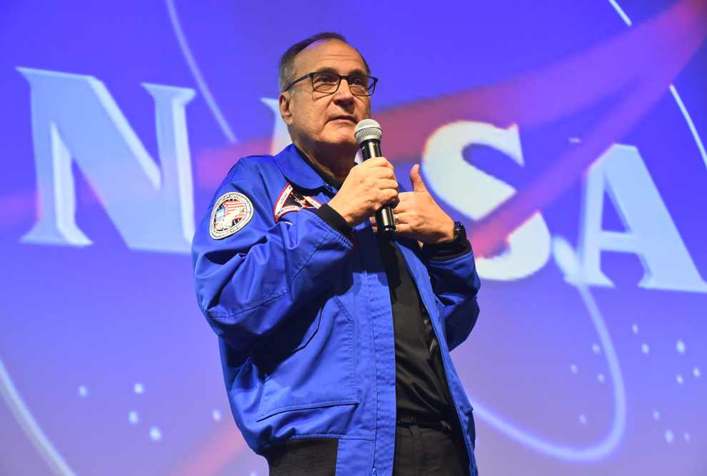 Richard Hieb foi Impossibilitado de se tornar astronauta por problemas de visão