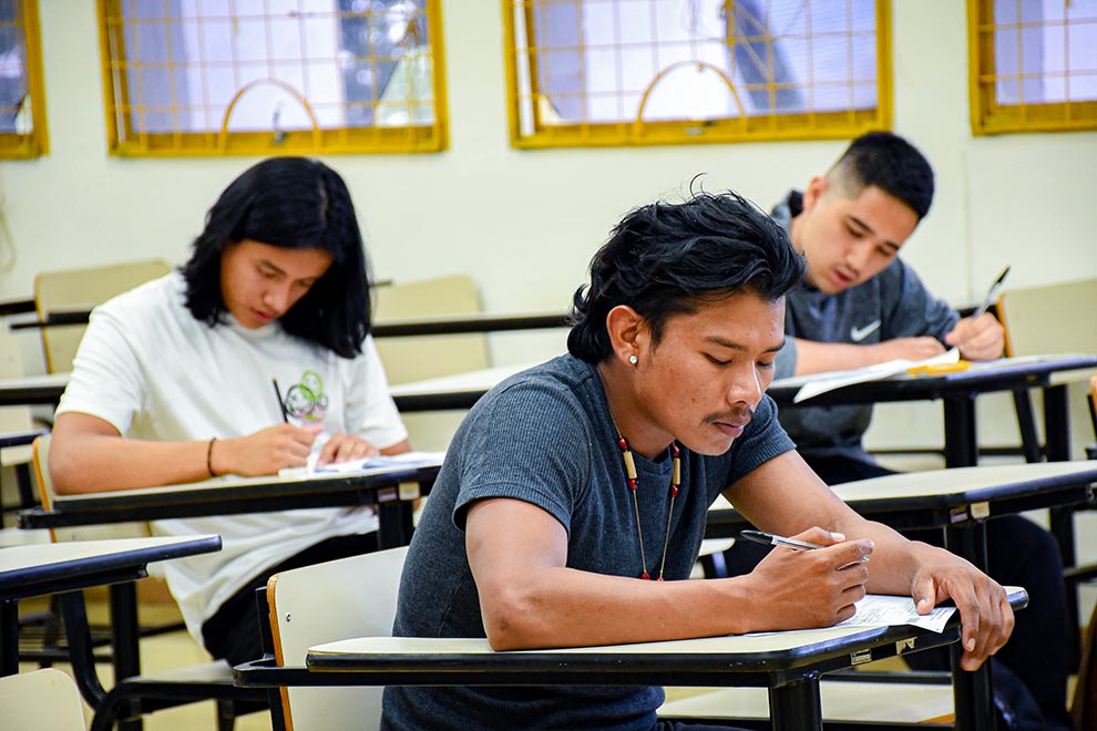 Os candidatos deverão realizar uma única inscrição, indicando até dois cursos, sendo um em cada universidade