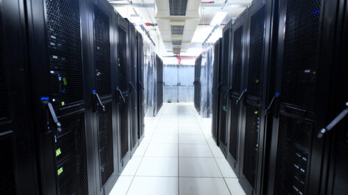 Abaporu, o cluster ‘devorador de dados’ que entra para a história. Supercomputador da Unicamp é apresentado a patrocinadores e convidados e ganha placa de inauguração